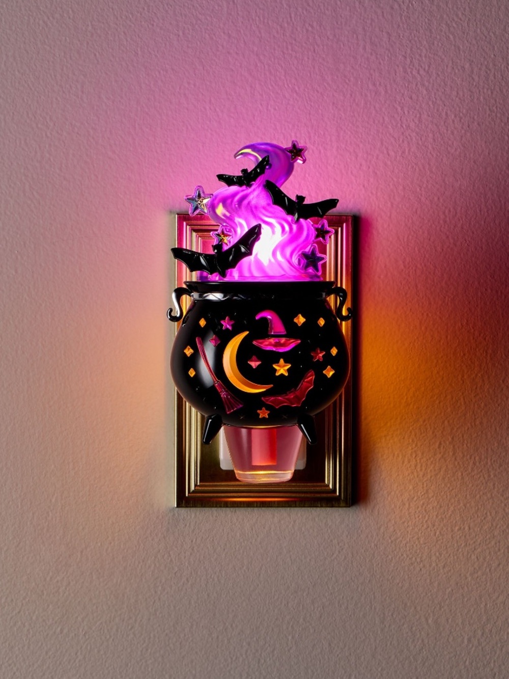 NWT B&BW Witchy Halloween Cauldron Light  up Wallflower Plug in